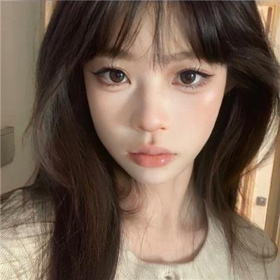 笼中女