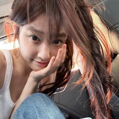 触碰的双手